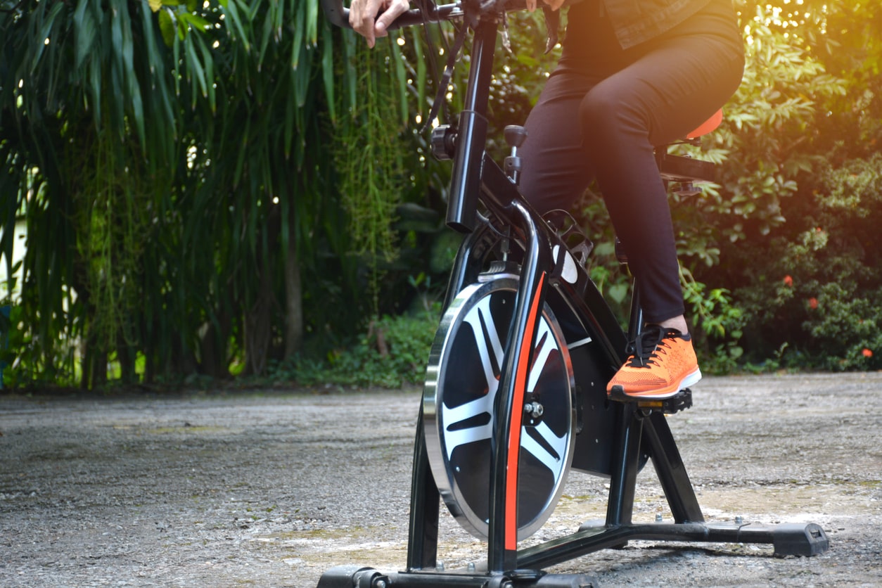 hometrainer spinningfiets buiten